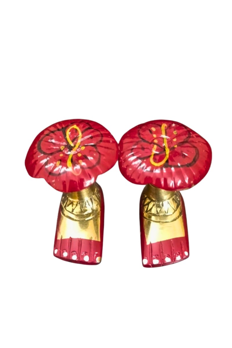 Traditional Brass Charan Paduka Set with Plate | Auspicious Puja Item for Mandir, Worship & Religious Rituals Home Temple, Puja & Spiritual Decor