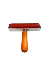 Rubber Brayer Roller with Wooden Handle – 8-Inch Ink Roller for Printmaking, Stamping, Crafting, and Scrapbooking – Durable Steel Frame & Smooth Rolling for Even Ink Application.