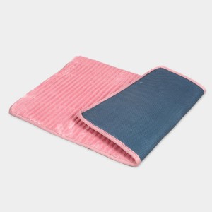 Home Beautiful Anti-Skid Silver Polyester Bath Mat Home Beautiful Anti-Skid Silver Polyester Bath Mat