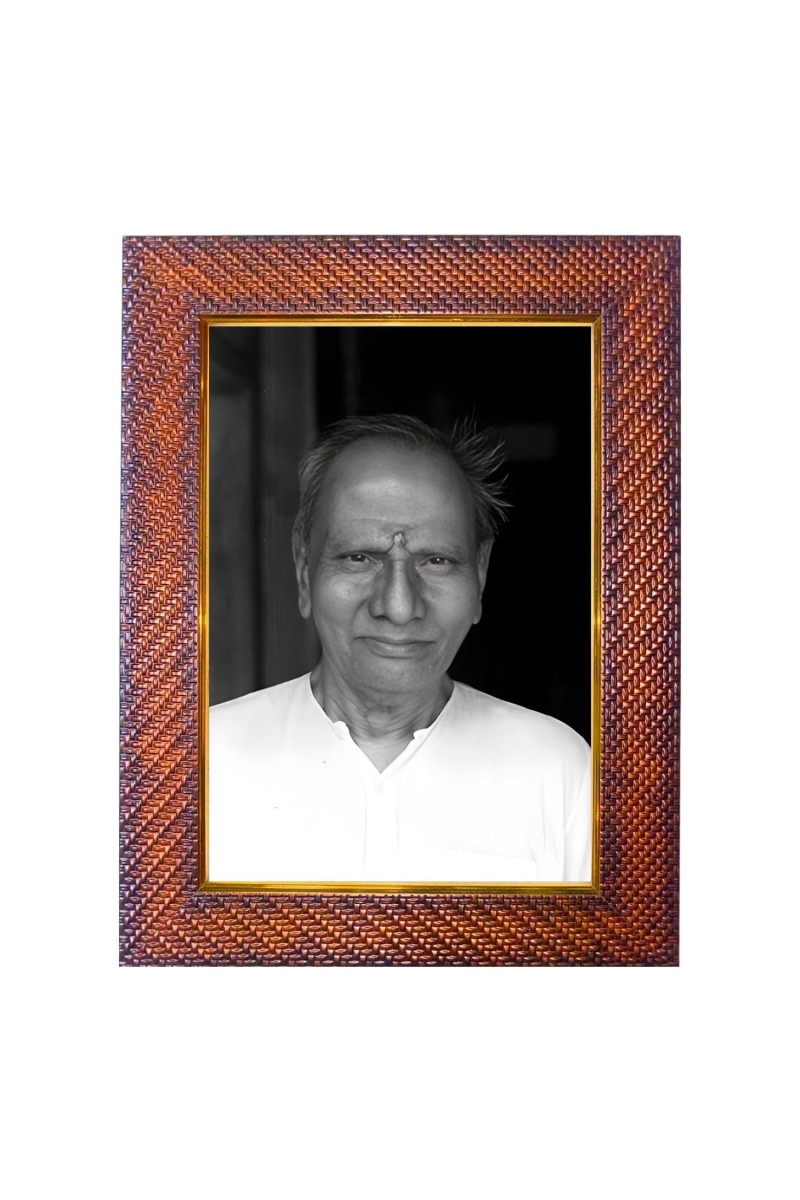Saint Meera Bai Photo Frame Religious Wall & Table Decor Frame | Saint Meera Bai Spiritual Photo Frame For Home, Temple & Office | Decorative Hindu God & Goddess Frame (Pack Of 1) (F184