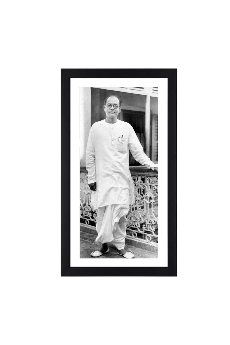 Netaji Subhas Chandra Bose Black Photograph |Historical Wall Art|Ideal for Home or Office Decor