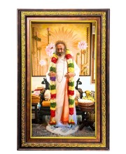 Sri Sri Ravi Shankar Digital Golden Balck Color Photo Frame | Hindu Religious Wall Decor | 14x20 Inches - Inspirational Wall Art For Office, Home Decor - Ideal Spiritual Gift (F16611)